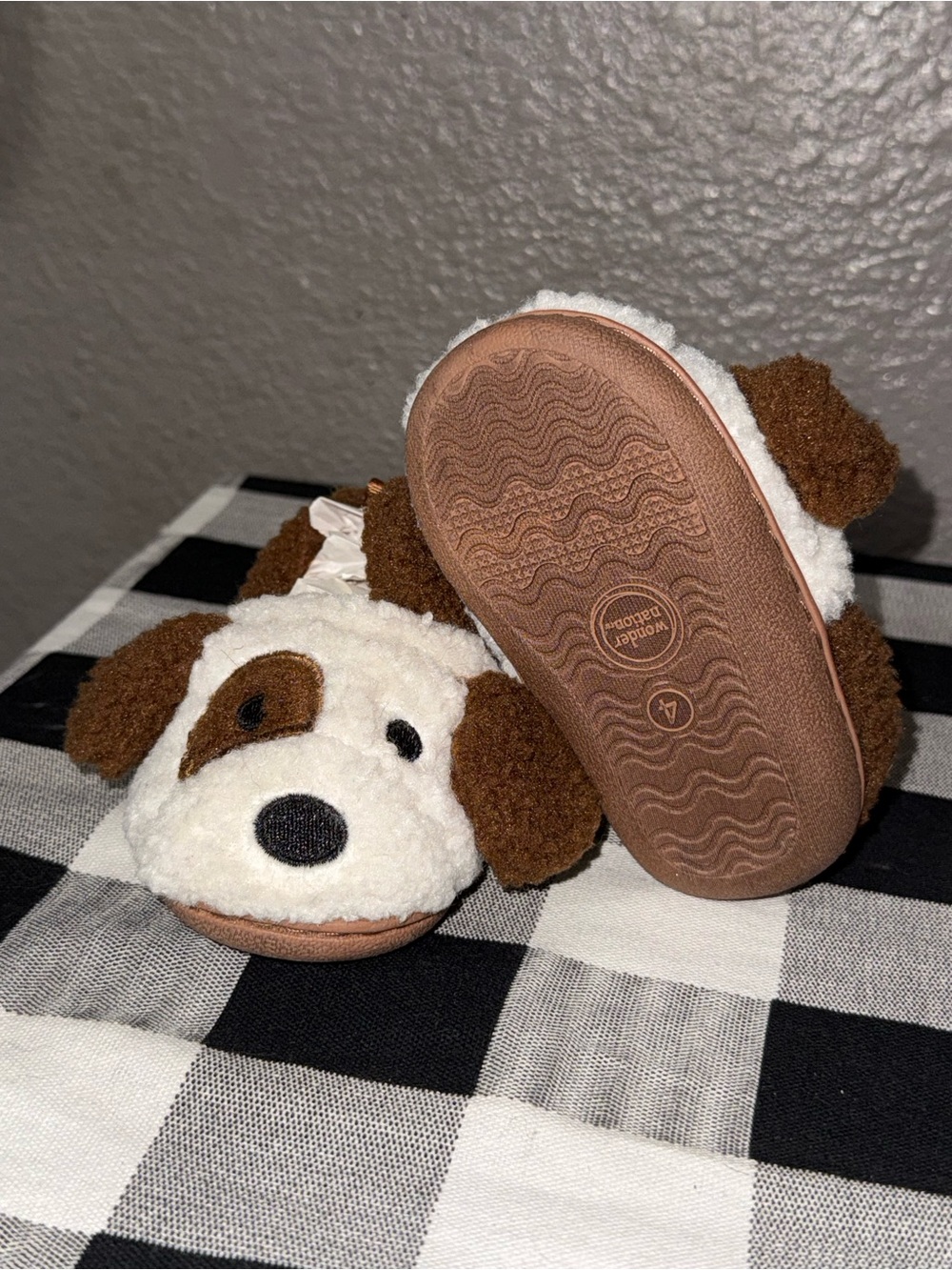 NWOT Baby Unisex Size 4 Brown White Puppy Plushie Shoes Slippers Wonder Nation